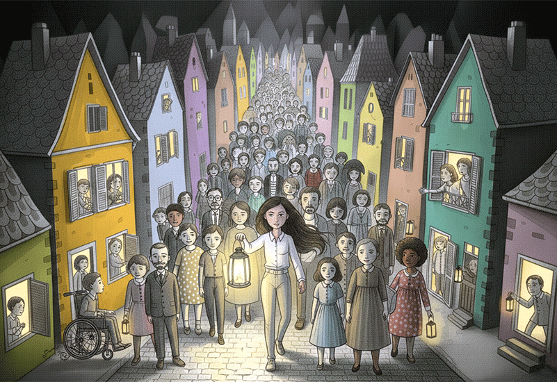 Illustration d'une foule diversifiée marchant dans une rue bordée de maisons colorées la nuit. Au premier plan, une femme mène le groupe en tenant une lanterne lumineuse qui éclaire le pavé. Des habitants observent depuis leurs fenêtres ou sortent rejoindre la marche avec leurs propres lampes.